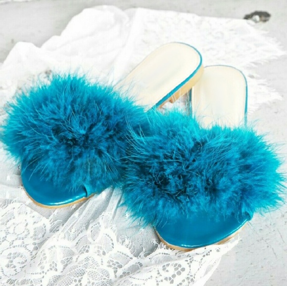 𝗟𝗮𝘀𝘁 𝗦𝗶𝘇 6🖤Turquoise Feather Flat Sandal - Picture 6 of 6